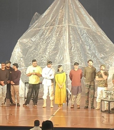 Siachen Play Wins Hearts in Surat with Story of Survival and Truth